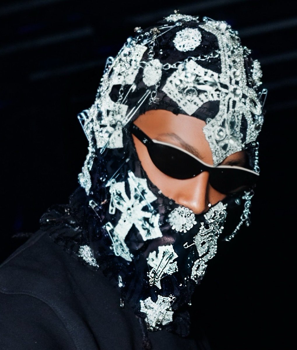 Hollywood Larry tweet media