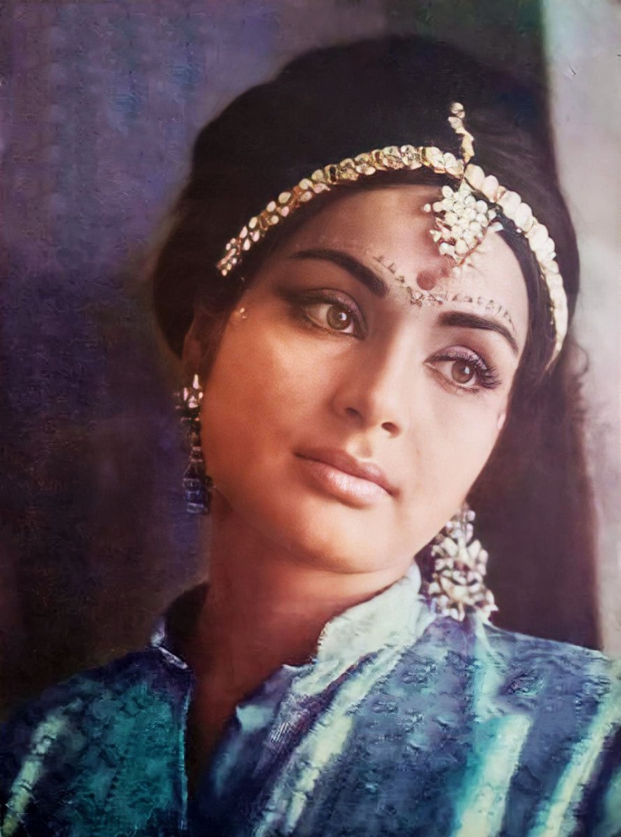 BombayBasanti's tweet photo. Rakhee๐น
#rakhee #rakheegulzar #bollyoodflashback https://t.co/XIDdNTIaZF