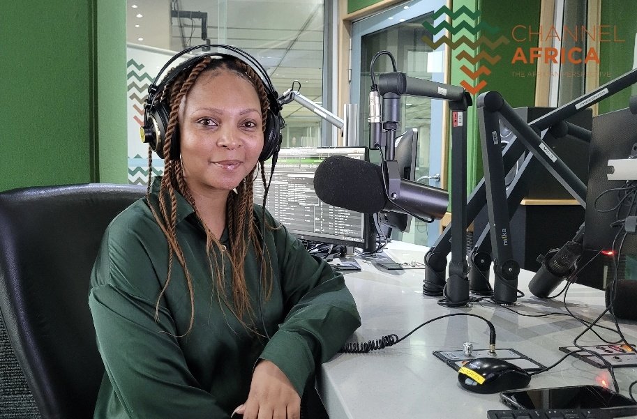 Channel Africa (@channelafrica1) on Twitter photo Welcome to #RiseandShine with <a href="/FavoredAsa/">Asanda Beda</a> standing in for <a href="/peterndoro/">Peter Ndoro</a>
On production we have: <a href="/SithakazeloD/">Sithakazelo Dlamini</a>| <a href="/joey_legodi/">Mokone Wa Ntšhi 'diKgolo - #MentalHealthAdvocate</a>|<a href="/Zanyjamby/">Zany Jamby</a>| <a href="/ramagee/">Phumudzo Ramagadza</a> | <a href="/AyandaM42837003/">AyandaMkhwanazi</a>
Listen live:
📲: <a href="/SABCPlus/">SABC+</a> app
🌐: bit.ly/SoundaAfrica
📲: +27 63 406 9126
#ChannelAfrica Welcome to #RiseandShine with <a href="/FavoredAsa/">Asanda Beda</a> standing in for <a href="/peterndoro/">Peter Ndoro</a>
On production we have: <a href="/SithakazeloD/">Sithakazelo Dlamini</a>| <a href="/joey_legodi/">Mokone Wa Ntšhi 'diKgolo - #MentalHealthAdvocate</a>|<a href="/Zanyjamby/">Zany Jamby</a>| <a href="/ramagee/">Phumudzo Ramagadza</a> | <a href="/AyandaM42837003/">AyandaMkhwanazi</a>
Listen live:
📲: <a href="/SABCPlus/">SABC+</a> app
🌐: bit.ly/SoundaAfrica
📲: +27 63 406 9126
#ChannelAfrica