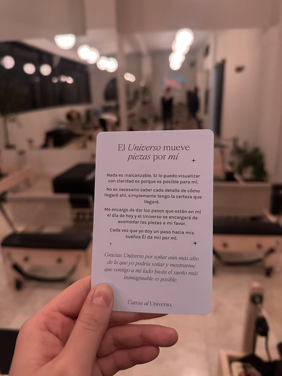paoandonegui's tweet photo. Últimamente me he dado cuenta que sobrepienso todo y por estar pensando en el que pasará me olvido de disfrutar lo que está ocurriendo. 
Hoy me dieron esto en mi clase e iremos trabajando poco a poco✨🪐 https://t.co/TpRki0oELM