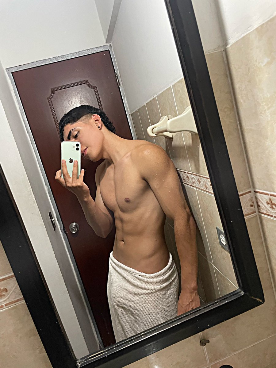 onlyfans.com/salasxxx

30% off en mi only 😼🍆💦