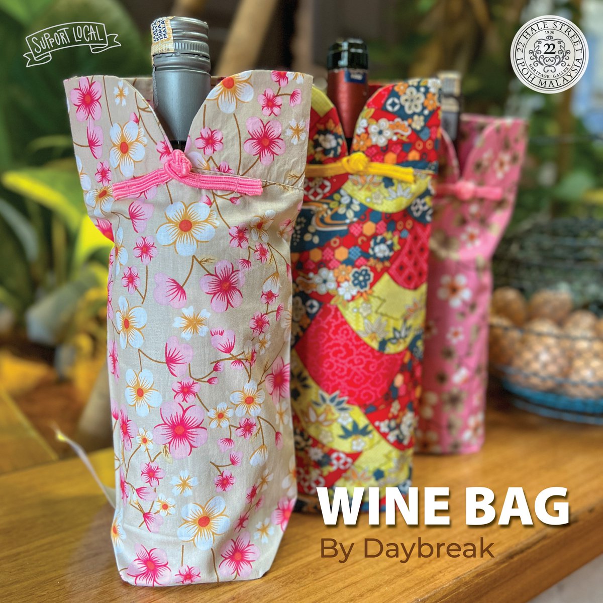 22HaleStreet's tweet photo. Daybreak is back with their Chinese New Year release! Wine bag with chinese collar design, handmade by the trainees of daybreak✨

Get one for yourself here at 22 Halestreet. Available every Wed-Sun from 10am until 6pm!

#22halestreet #22halestreetheritagegallery #giftshop https://t.co/jNWZxp3JXV