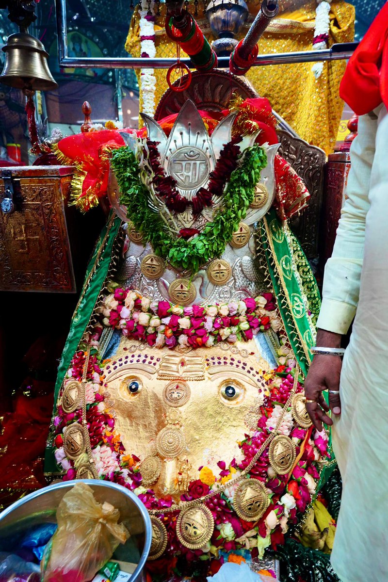 AtishiAAP's tweet photo. आज सुबह कालकाजी मंदिर में पूजा की। कालका माई से प्रार्थना की कि इस धर्मयुद्ध में दिल्ली में एक बार फिर अच्छाई और काम की जीत हो, और गुंडागर्दी का विनाश हो।

जय माँ कालका! https://t.co/Zc51IPeRLk
