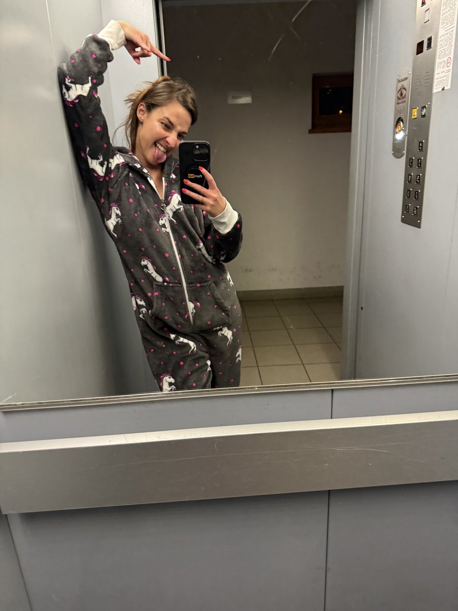 After 30 hours we made it HOME finally 😝💙🤟