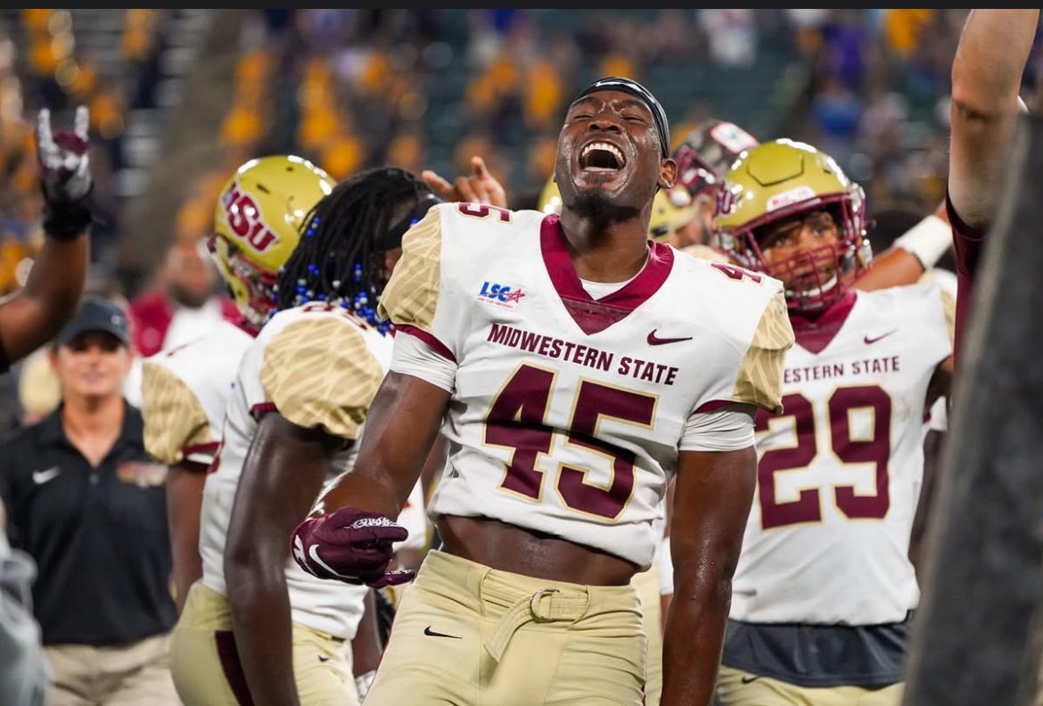 #AGTG Blessed to receive an offer from MidWestern State University!!!🟫🟨

<a href="/CoachKirkBryant/">Kirk Bryant</a> 
<a href="/ChubbyJones1/">Lloyd Jones</a>