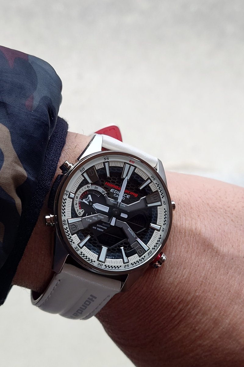 shinkoro1000rr's tweet image. おはようございます☁
風も冷たく寒い🥶
朝方に❄降ってました💦💦
今日は早く終わらせてスーパー銭湯にでも行きたい🤔
#CASIOEDIFICE 
#HONDARACING