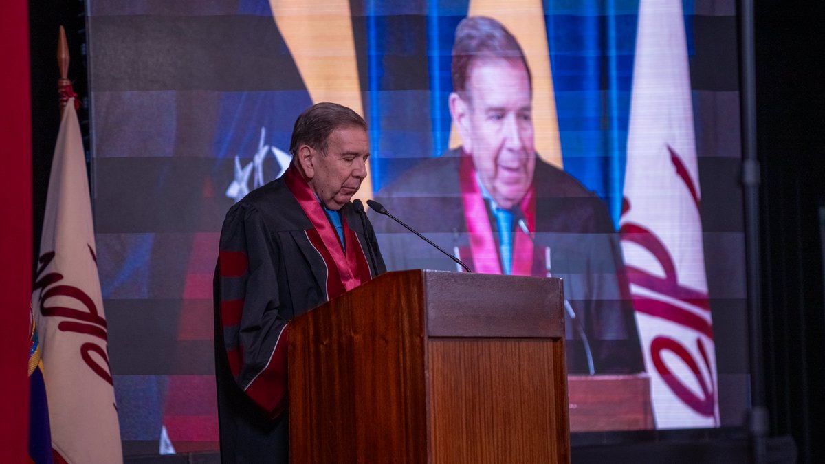 El Embajador Edmundo González Urrutia, Presidente de la República de #Venezuela, es un símbolo de la lucha por la libertad, la democracia y la dignidad de nuestros pueblos. 🇻🇪 🇪🇨 Por eso, hoy, rendimos homenaje a quien, con su ejemplo y determinación ha desafiado la opresión y