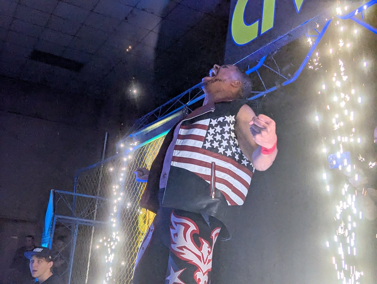 JustinM15312495's tweet photo. @freedomramsey  shot from last show https://t.co/b3YFmUmSpv