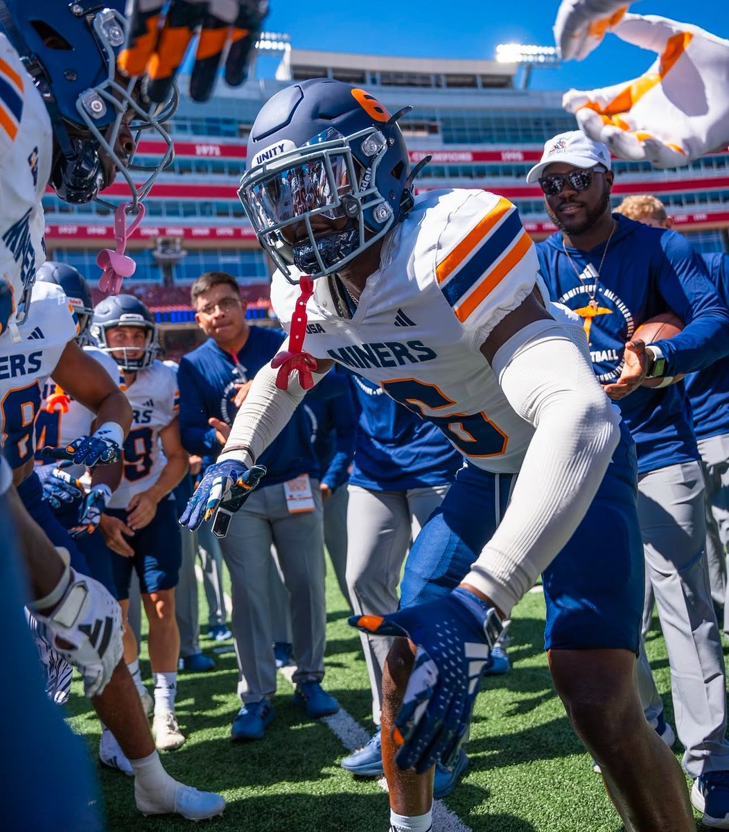 Kam Williams (@iamkamryn1) on Twitter photo #AGTG Blessed and Honored to receive an offer from UTEP🟠🔵 <a href="/CoachjjClark/">J.J. Clark</a> <a href="/CoachAllenHC/">Courtney Allen</a> <a href="/CoachMorrisLOE1/">Coach Morris</a> <a href="/tajakaha/">Larry Wheeler</a> <a href="/HornJagsRecruit/">Horn Jags Football</a> #AGTG Blessed and Honored to receive an offer from UTEP🟠🔵 <a href="/CoachjjClark/">J.J. Clark</a> <a href="/CoachAllenHC/">Courtney Allen</a> <a href="/CoachMorrisLOE1/">Coach Morris</a> <a href="/tajakaha/">Larry Wheeler</a> <a href="/HornJagsRecruit/">Horn Jags Football</a>