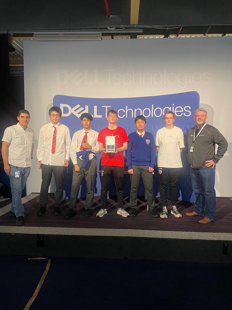 mungretcc's tweet image. 🎉 Congrats to our VEX Robotics team (Aga, Kyle, David, Ali &amp;amp; Raymond) on winning the Best Innovators Award for their amazing robot design! 🤖 Their hard work, creativity, and teamwork paid off—Here’s to more exciting robotics adventures ahead! 🚀👏 #VEXRobotics #Innovation