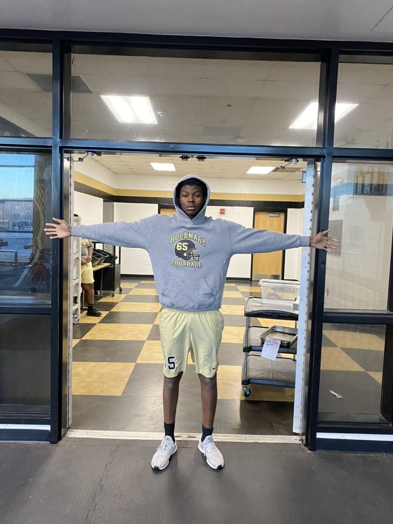 All the schools that have been driving by Rockmart &amp; not stopping on their way to other schools will figure it out soon enough. A 2027 OL at 6’4” 318lbs with 35” arms &amp; 2028 DL at 6’3” 213lbs with an 82” wingspan with offers today from Nebraska! #Homegrown ☀️😎☀️

🪨🐝

#STS