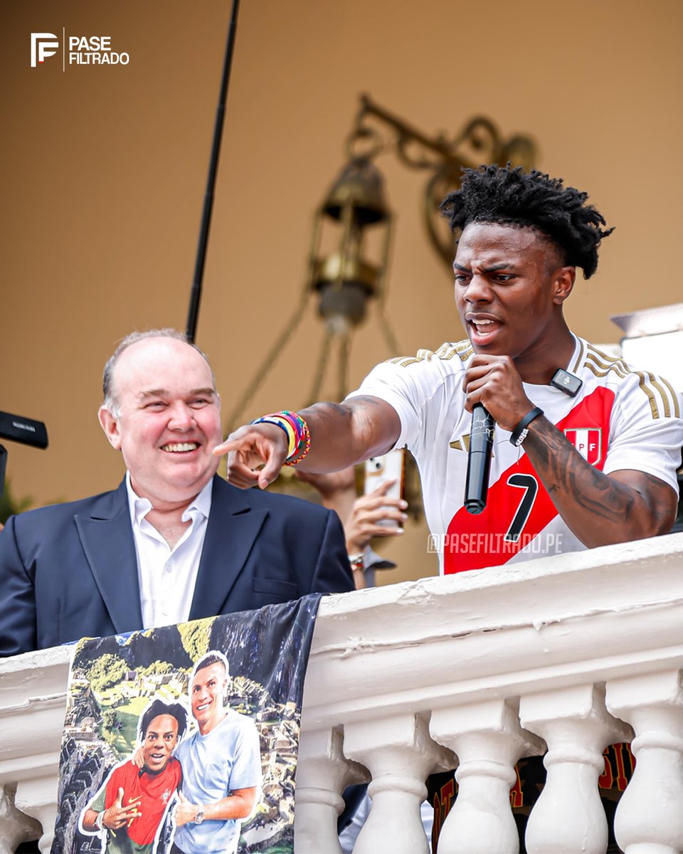 El 𝗕𝗔𝗖𝗞𝗙𝗟𝗜𝗣 que metió Speed frente a miles de personas, junto al alcalde de Lima… 🤯🇵🇪⚡️

📸 @WillyEscurra (<a href="/pasefiltradope/">Pase Filtrado</a>)