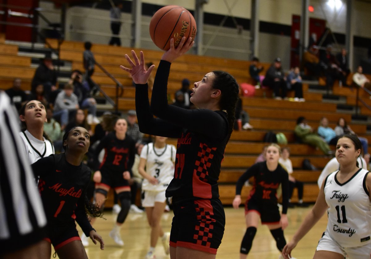 Last night, Mayfield's Lay Mayes came to Wildcat Gym and dropped  16 points on the same floor her father Anthony was an All-State guard for the Wildcats in 1997. Lay's sister Lex was an All-State guard at Murray High and later played at Murray State. That's over 6,000 high school