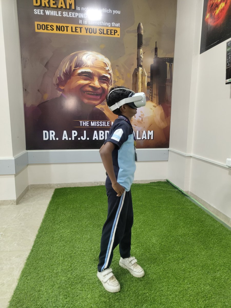Our student, experimenting in the virtual reality lab of fusion power. Preparing the next generation of Nobel Laureates and entrepreneurs at <a href="/homi_lab/">Homi Lab</a> and <a href="/KalamCenter/">Kalam Center</a>
