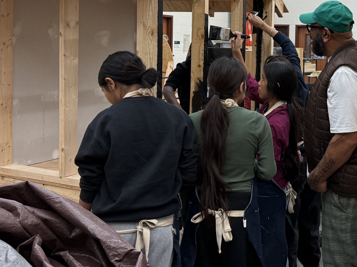 Loading…for the <a href="/AldineISD/">Aldine ISD</a> Black Excellence Expo our visual artists &amp; construction students <a href="/Hall_AISD/">Hall Success Academy</a> have a powerful installation in the works 

<a href="/ketsia_hamilton/">Ketsia Hamilton</a> <a href="/KidFriendlyArt/">Kid Friendly Art Ideas</a> <a href="/Nimitz9_AISD/">Nimitz Ninth Grade School</a> 
#AldineImpact 

<a href="/drgoffney/">Dr. LaTonya M. Goffney</a> <a href="/tybailey0405/">Dr. Tracy Bailey</a>