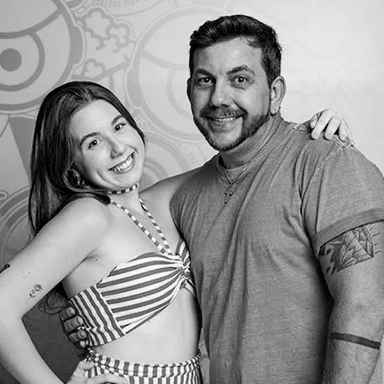 kauareality's tweet photo. Hoje o Big Brother acaba. Raíssa e Ediberto, a dupla que mais jogou, mais causou e mais entregou, vão ser ELIMINADOS NO SEGUNDO PAREDÃO. E tudo pra deixar uma CAMAROTE CHATA, METIDA, sem sal, que mal existe nesse jogo. O caos vai embora, o jogo perde a graça. Sem Raíssa e Ediberto, a casa morre. Fim de jogo. #BBB25