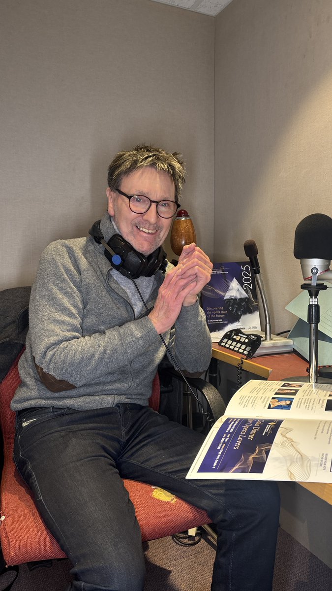 Liz Nolan and Paul Herriott are live at the Grand Final of the Veronica Dunne International Singing Competition at the National Concert Hall 🎼

Listen live: rte.ie/radio/lyricfm/…

Stream here: rte.ie/radio/lyricfm/…