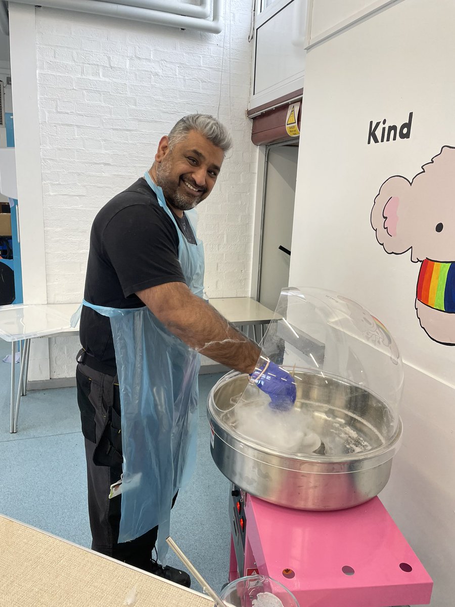 Fosse_TMET's tweet photo. Our awesome premises team have been hard at work preparing the candy floss for tomorrow’s winter fair! #fmcommunity #fmfun https://t.co/SRkO5NCp8L
