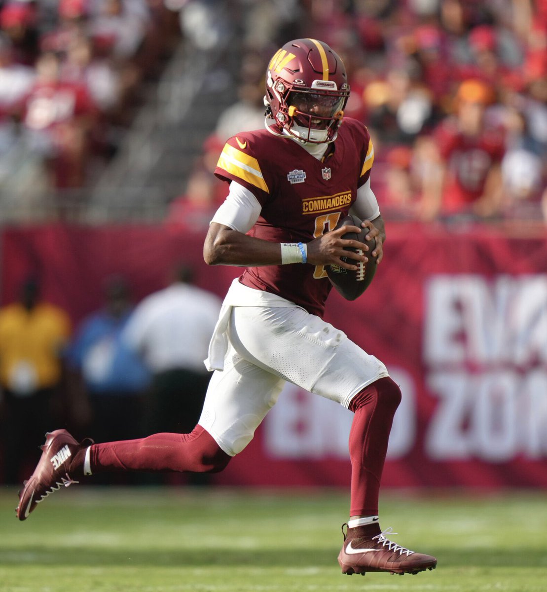 LEGENDARY: #Commanders rookie QB Jayden Daniels is the 2ND quarterback in #NFL history with 4 thousand passing yards and 1 thousand rushing yards in a season.

Daniels joins Lamar Jackson.

HISTORIC 🤯