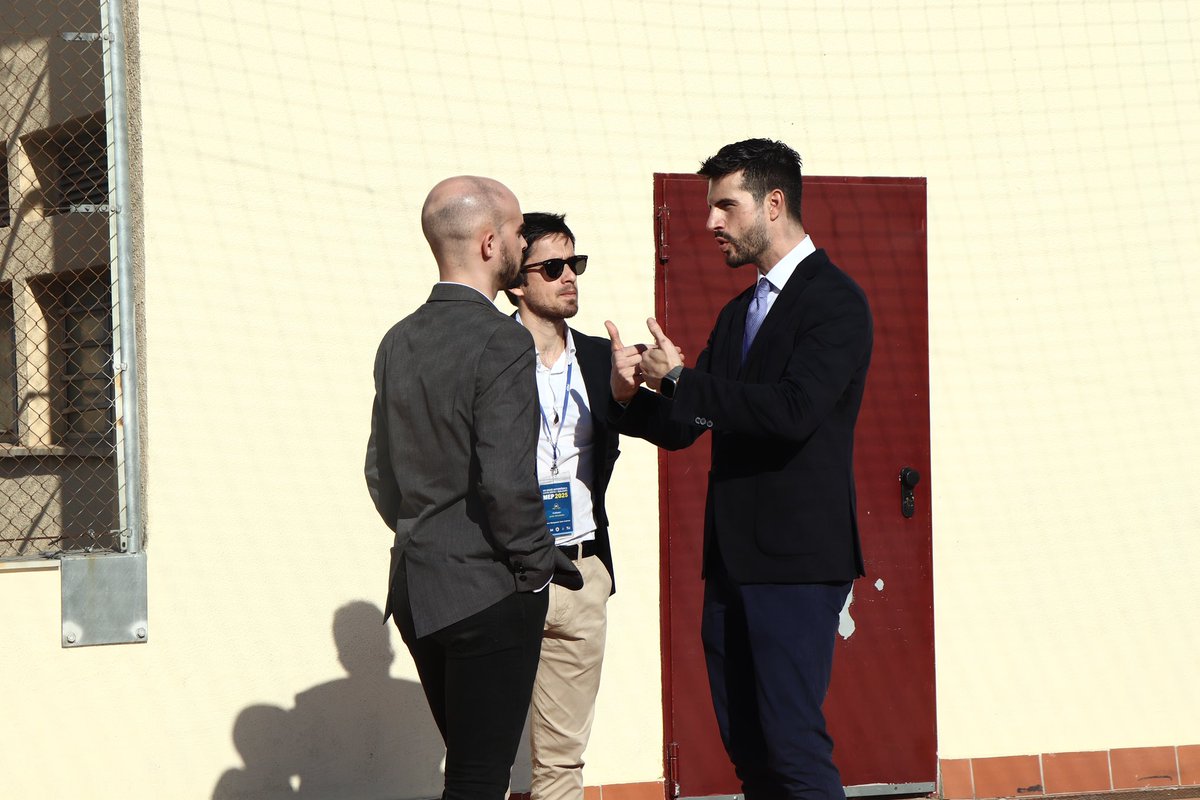 🇪🇺 Potenciant les veus del futur amb <a href="/EscolesManyanet/">Escoles Manyanet</a> i el projecte Model de Parlament Europeu. Han estat dies intensos impulsant la ciutadania europea i el parlamentarisme amb alumnes de 1r de BAT de Catalunya i Balears. Aquí van algunes imatges del primer dia al <a href="/manyanetcorts/">Manyanet Les Corts</a>