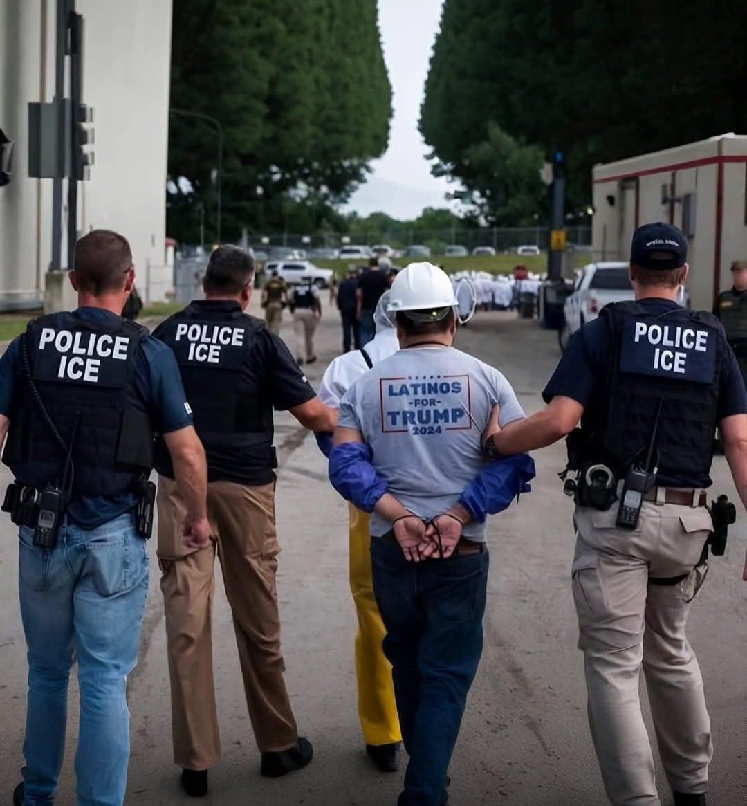 Airam_M13's tweet image. Stupid ass. 

#LatinosForTrump