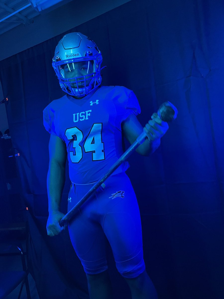 After a great talk with coach <a href="/footballcoachj/">Coach Nate Jensen</a> I am excited to announce that I have been offered the opportunity to play football and further my academic career at USF !!! I want to thank <a href="/CoachDonleyUSF/">Kevin Donley</a> and the entire USF football coaching staff! Go Cougars!! <a href="/usf_fb/">USF Football</a>