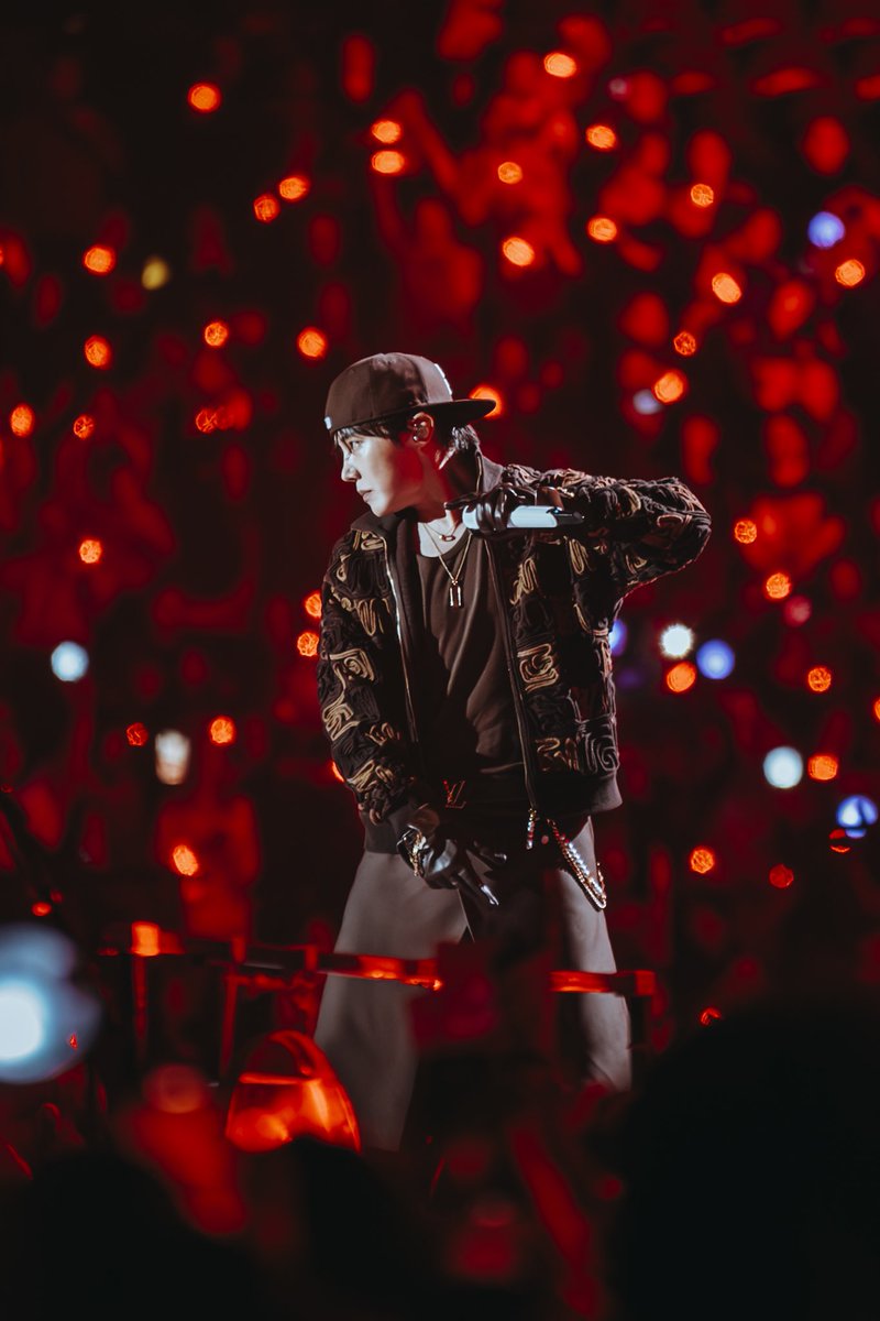 J-Hopeeeeeee 😻🙀#GalaDesPiècesJaunes2025