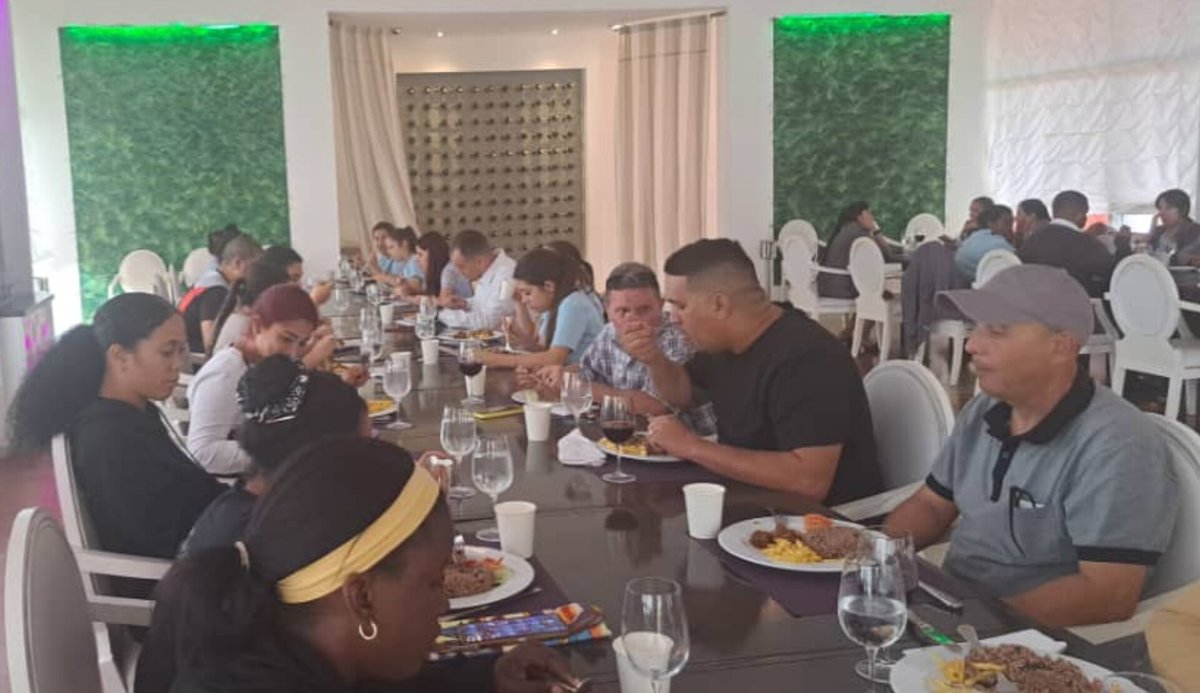 #ParadisusVaradero celebra cumpleaño colectivo. 
#CubaÚnica #TeamGaviota #NuestraGente