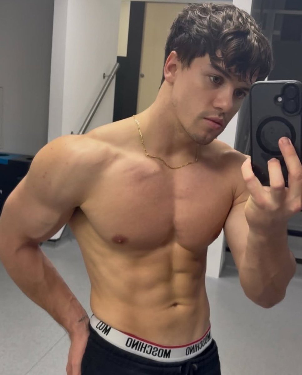 Alpha5689's tweet image. Work my bodybody and mind 😎