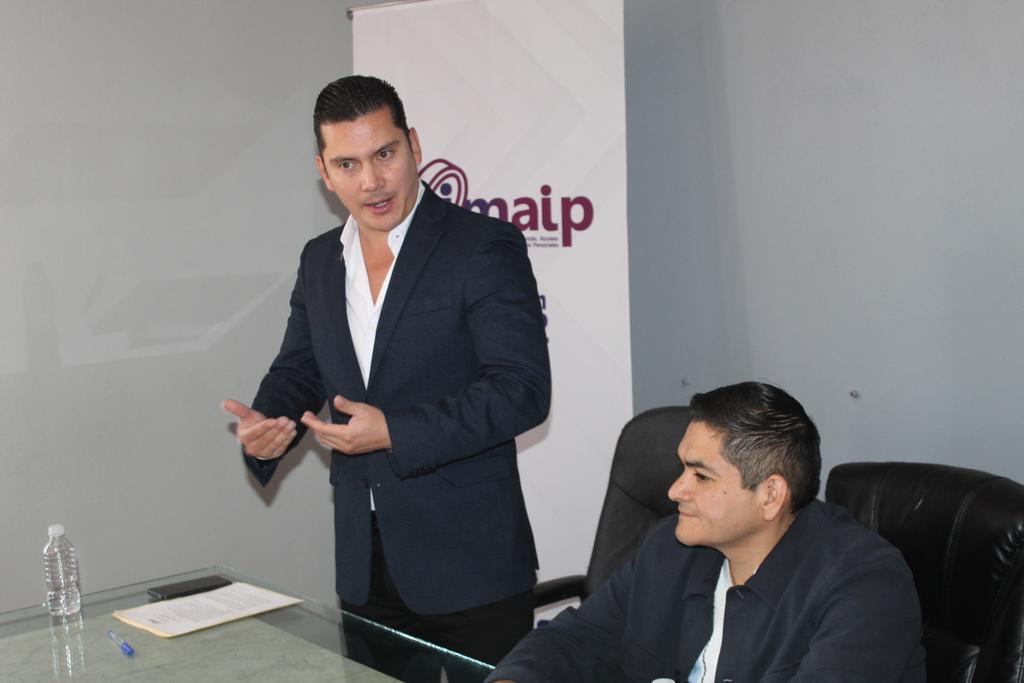 IMAIP_oficial's tweet photo. 🖊️Se celebró la firma de Convenio de Colaboración en materia de capacitación entre el Ayuntamiento de Tangancícuaro, Michoacán y el #IMAIP con el objetivo de seguir trabajando en fortalecer la cultura de la #Transparencia, la #PDP y el #DAI en el Estado. #InformaciónEsPoder⚡️ https://t.co/egYGbuqx6S