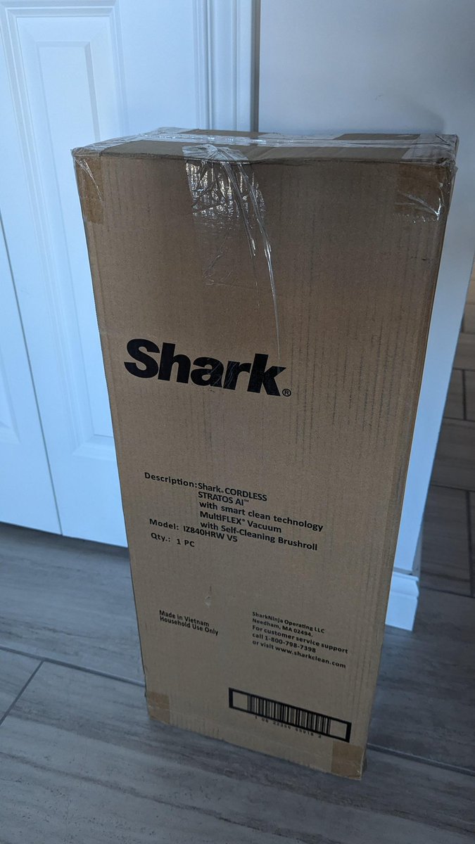 BandarsBounties's tweet photo. Speaking of Shark, we’ve been quietly getting these for $88 as well. Flipping nice for $229 on Amazon 🦈 https://t.co/ZZsChxJOCd