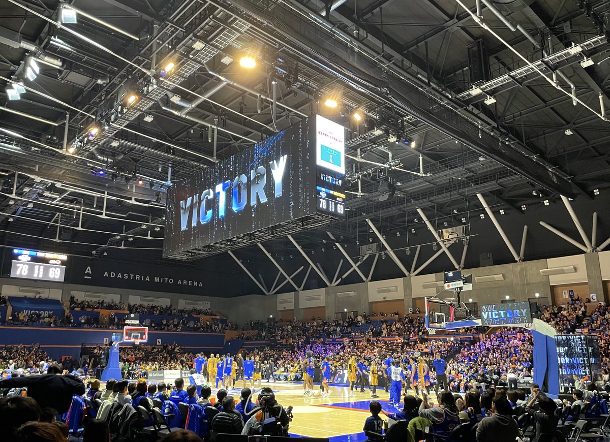 01x01x01x01x01x's tweet photo. 🤖🏀GAME DAY!
水曜HOME GAME、相手は連敗前最後に勝利した仙台89ERS🦁!
俺たちは今日ホームでの連敗脱出をあきらめない!絶対に!
現地👟バスライ📺念組📡の皆さんと全力応援📣でGETOVER!勝ちましょう!
GO GO ROBOTS!
#茨城ロボッツ
#GETOVER
#InvadersMustDie
https://t.co/gmhD9AVr3E https://t.co/ulIZWsbBCT