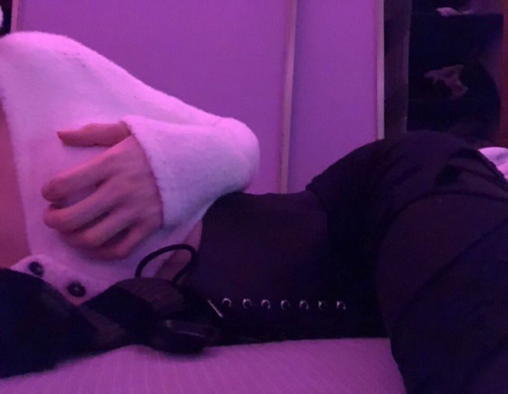 bigolweewee's tweet photo. ☆～（ゝ。∂）

hi!! i’m kat<3
•21
•enby
•very kink involved
•pansexual
•ask anything else you wanna know<3

♡+ ⟳ to be moots (selective) 

                                                                 𓆩❤︎𓆪 https://t.co/U0VVr14eqB