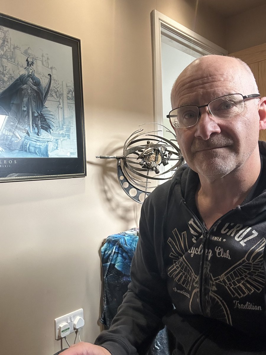 SnapeNick's tweet image. A bit about me
📚I’m an indie author
🪐I write action but very human scifi
🐉⚔️And dark fantasy with an arcanepunk twist (ask below re: arcanepunk)
👨‍🏫 I was a headteacher (principal) for 3-11yr olds and an Autism Resource Centre
😂 I love to add humour into the dark places.