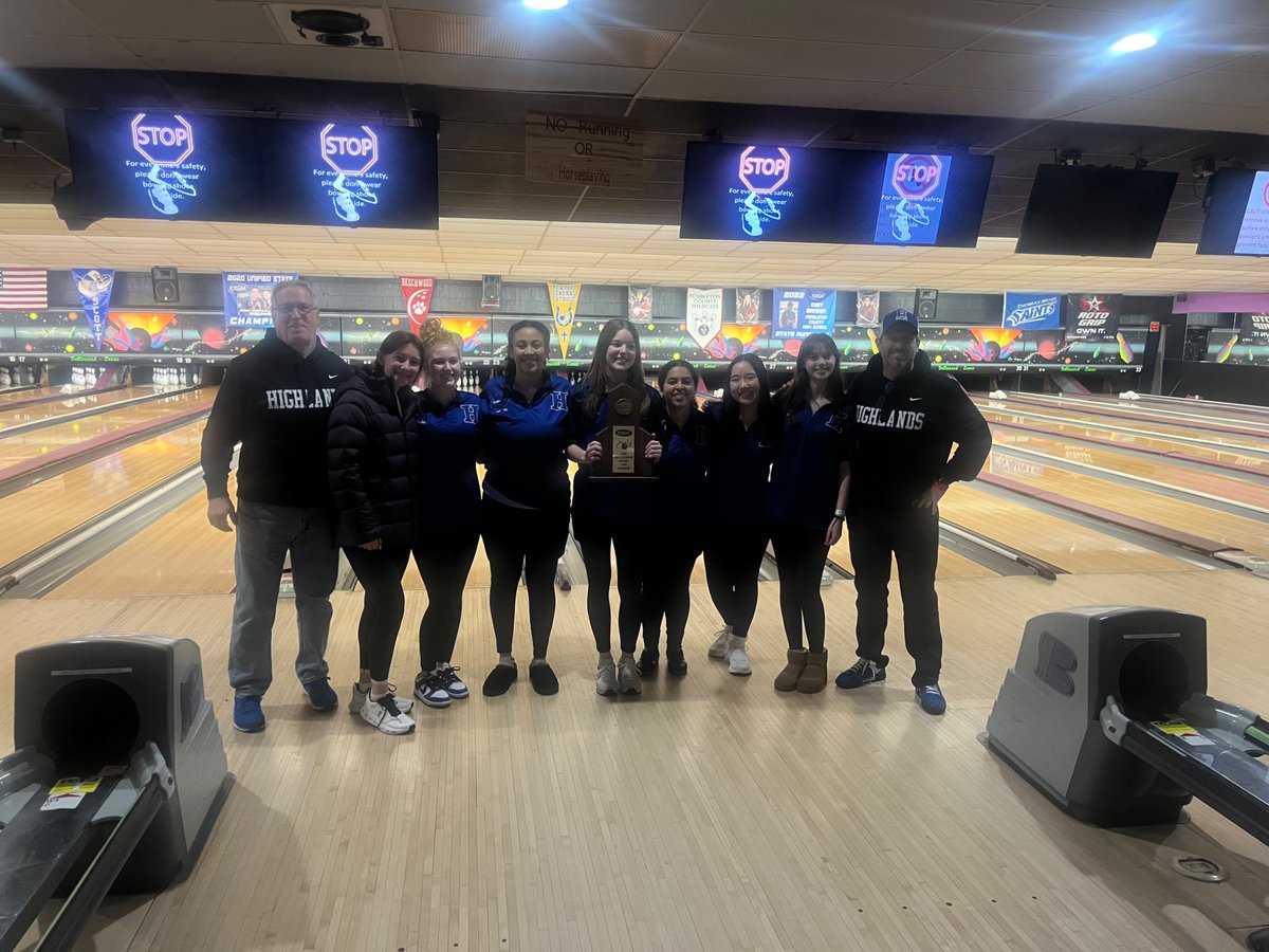 Highlands High School (@fthighlandshs) on Twitter photo Region Champs!!! #hardware #statebound #gobirds <a href="/FTSchools/">Fort Thomas Schools</a> <a href="/FTSUPT/">Brian Robinson</a> <a href="/BluebirdFans/">Highlands Athletic Boosters Association</a> <a href="/fthhsathletics/">HHS Birds</a> Region Champs!!! #hardware #statebound #gobirds <a href="/FTSchools/">Fort Thomas Schools</a> <a href="/FTSUPT/">Brian Robinson</a> <a href="/BluebirdFans/">Highlands Athletic Boosters Association</a> <a href="/fthhsathletics/">HHS Birds</a>