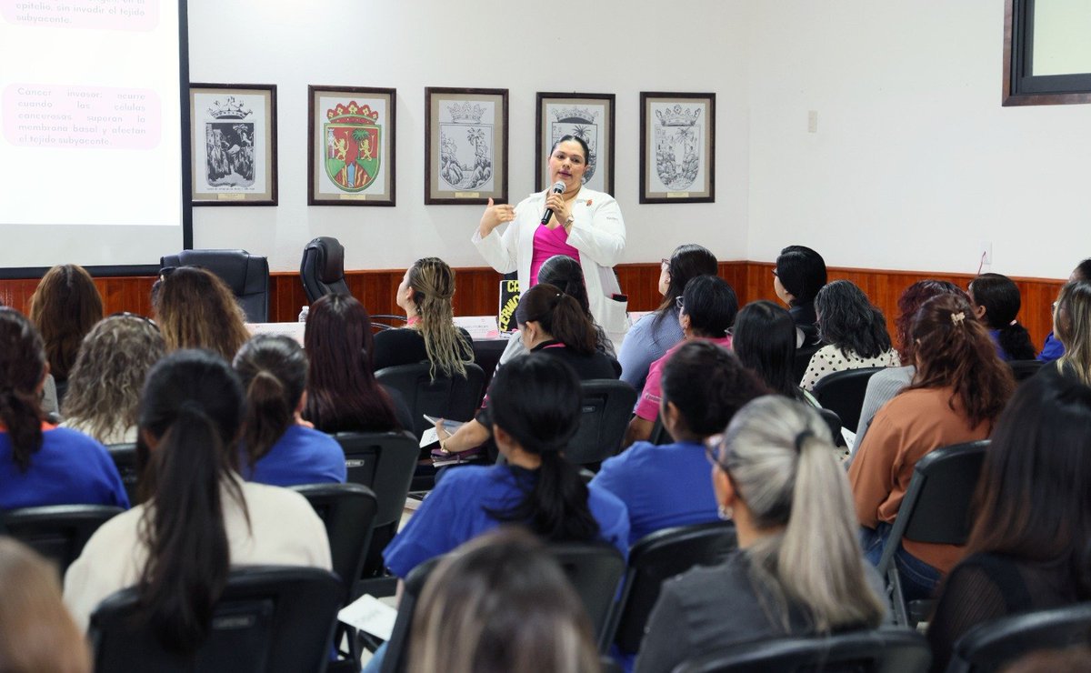 IEPCChiapas's tweet photo. #EsteDía, personal médico de la Clínica de la Mujer Poniente acudió al #IEPC a brindar una plática informativa sobre el #CáncerCevicouterino, se contó con la presencia de la consejera presidenta provisional @magyvila y las consejeras electorales @TereA20 @GloriaEstherML y @SofiaMartinezDC, Presidenta e integrantes de la Comisión Permanente de Igualdad de Género, No Discriminación y Atención a Grupos en Situación de Vulnerabilidad, así como del Secretario Ejecutivo @grojo1; participaron más de 70 mujeres de diversas áreas operativas del Instituto y prestadoras de servicios tercerizados.