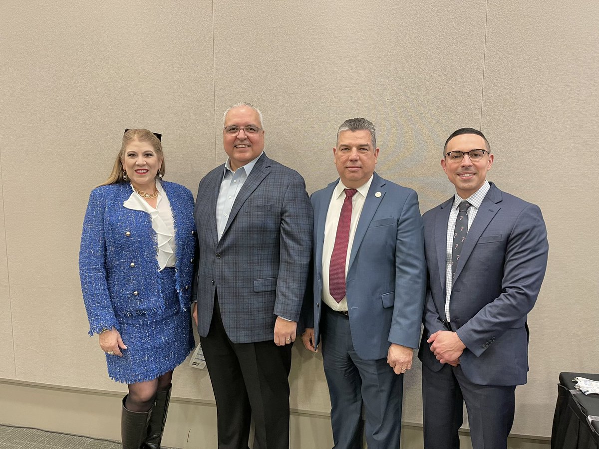 DrBMontelongo's tweet photo. Thankful for the amazing panel that uplifted my learning and inspired all attendees. #TASAMidwinter @tasanet #TASA2025 #tasa100 @m_salazarzamora
@gsalazarLFCISD @DrMattGutierrez @HolworthCentr https://t.co/zEVdGnK5tJ
