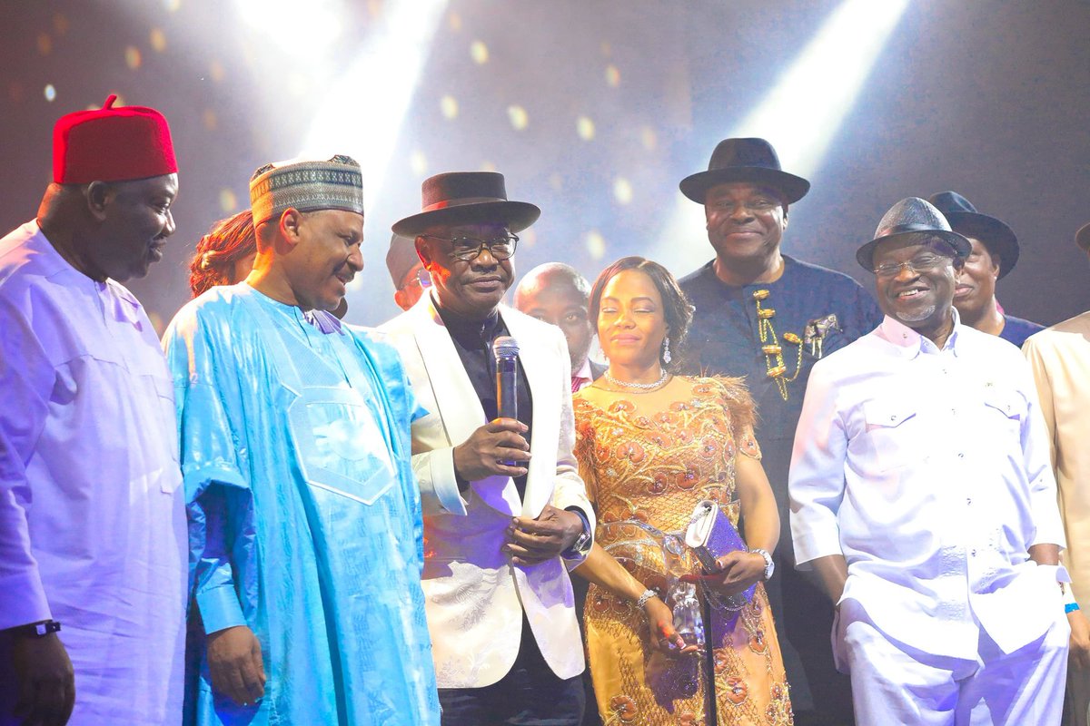 GovWike's tweet photo. Happy to have received the Thisday Newspaper &amp; Arise News Award of Minister of the Year 2024.
I thank our President, Asiwaju Bola Tinubu, for the opportunity to serve and I thank Nigerians, especially residents of FCT for keeping faith with the President's Renewed Hope Agenda. https://t.co/3307KFtB20