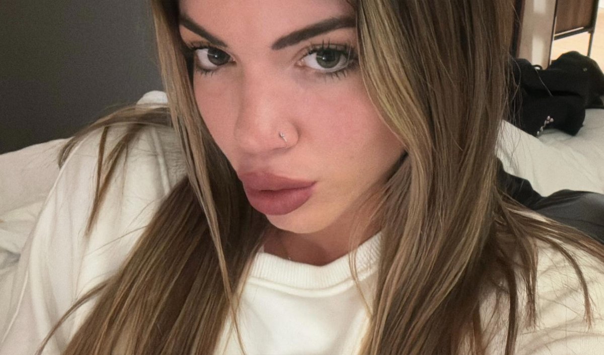 XristinaZt's tweet photo. Τι σκέφτομαι; Όποιος το βρεί του έχω μια εκπληξούλα https://t.co/p7X4NrVEcW