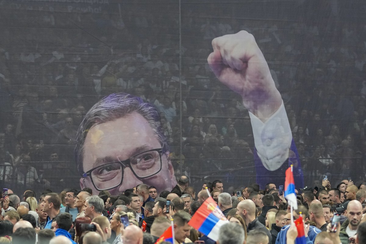 David Laufer, auteur d'une remarquable histoire de l'Ukraine pour <a href="/heidi_news/">Heidi.news</a> analyse les derniers événements serbe, qui pourraient indiquer que le règne du président Vucic touche à sa fin...heidi.news/monde/dans-la-…