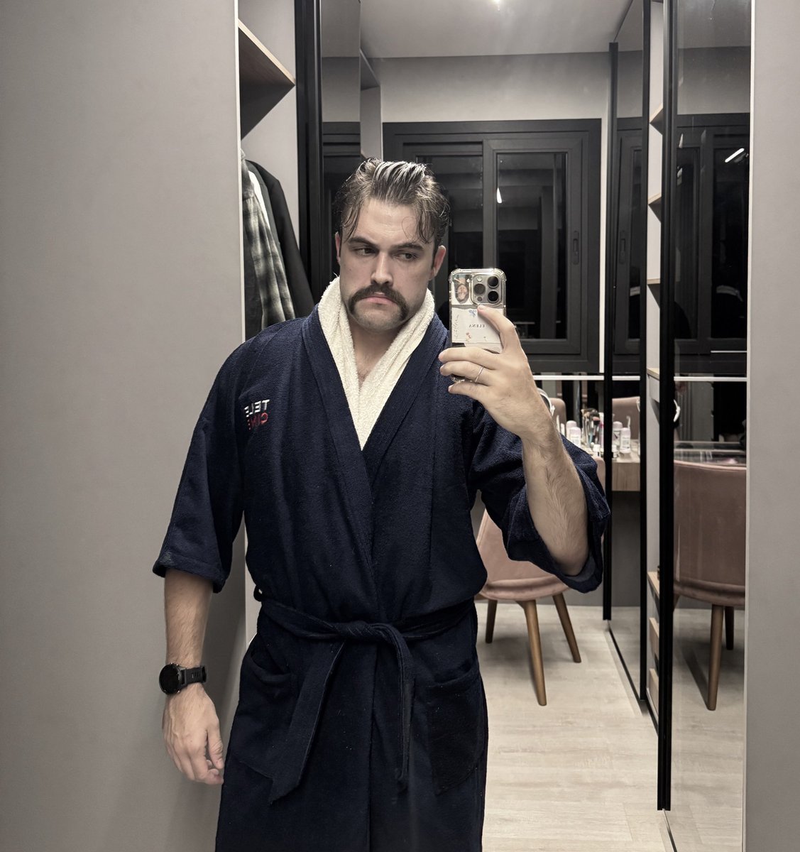 fernandemiguels's tweet photo. Estilo novo, turma https://t.co/CKD1BxEX4T
