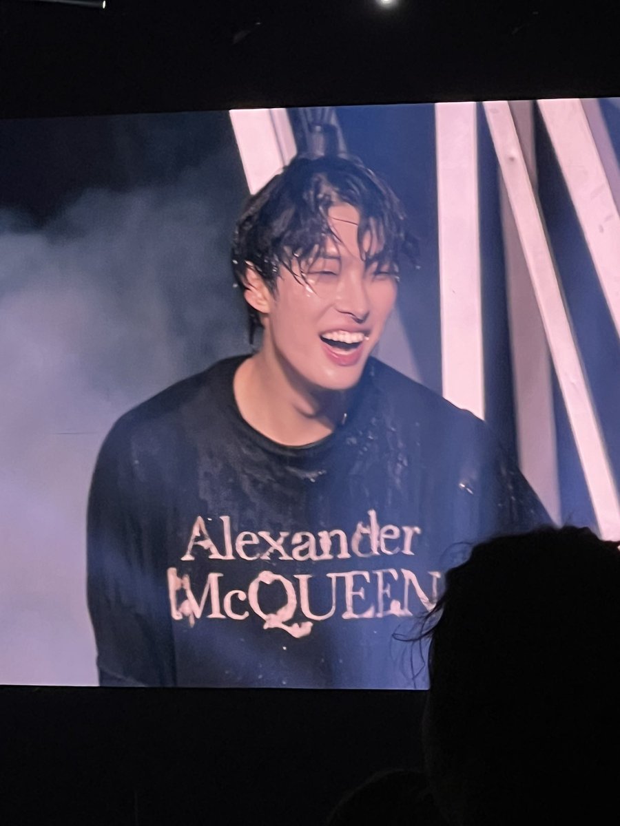 🐈 is seeing bts tweet media