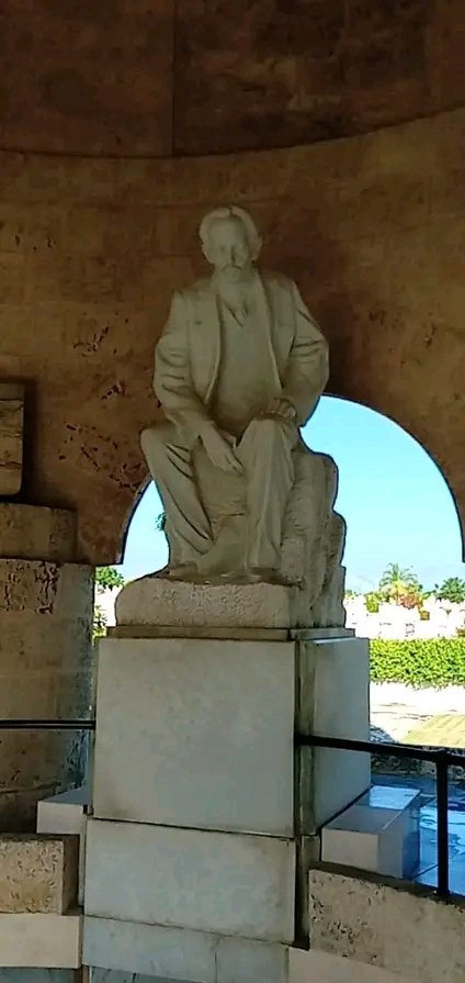 171 Aniversario del natalicio de José Julián Martí Pérez, el Apóstol. Héroe Nacional de Cuba, el más grande pensador político hispanoamericano del siglo XIX.
#CubaViveEnSuHistoria
#ElApóstolDeCuba
#Unhic