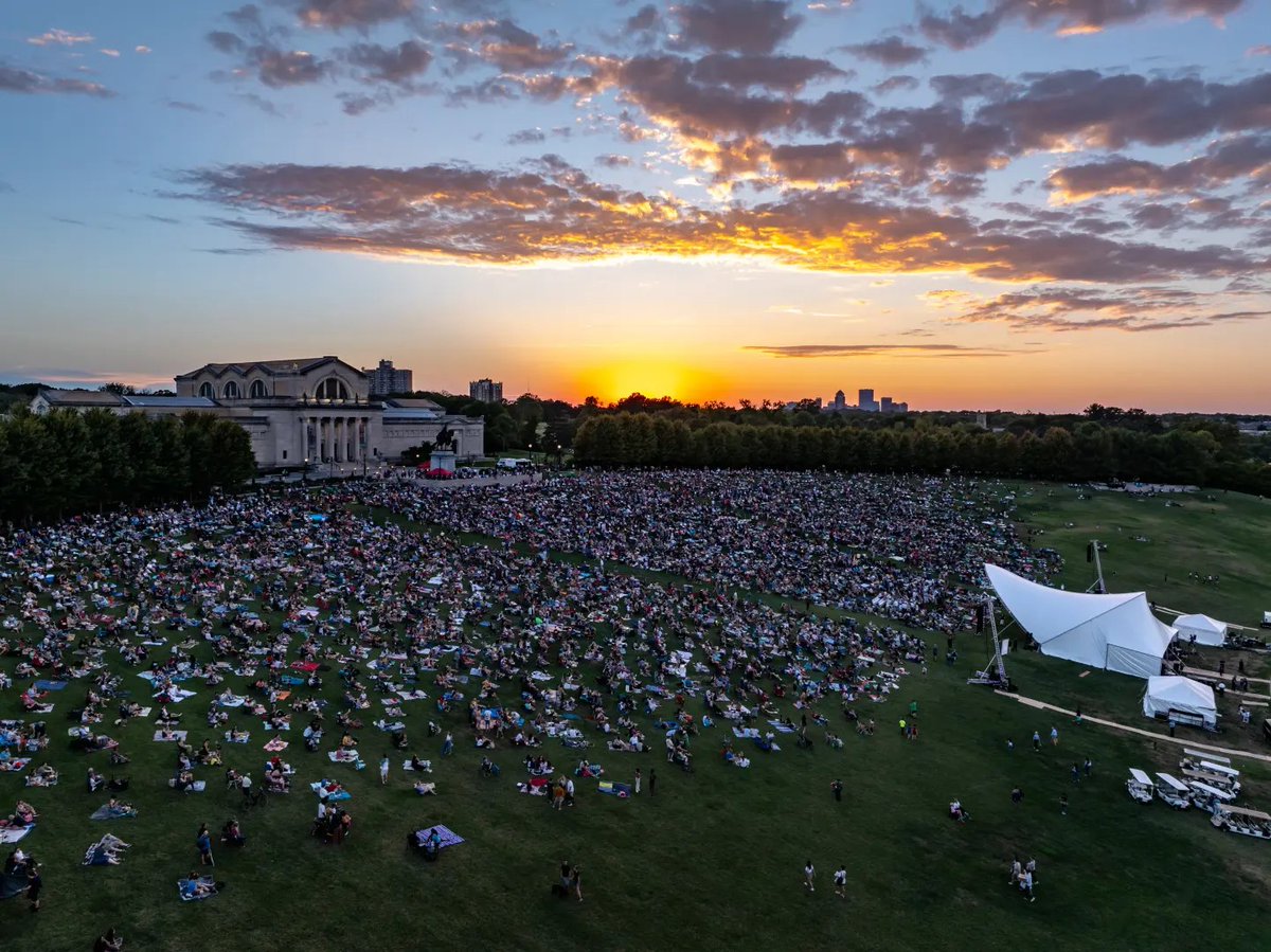 ST. LOUIS SYMPHONY PERFECTS OUTDOOR AUDIO WITH EAW.
ADAPTive loudspeakers deliver crystal clear sound for symphony concertgoers.

Read more: eaw.com/st-louis-symph…