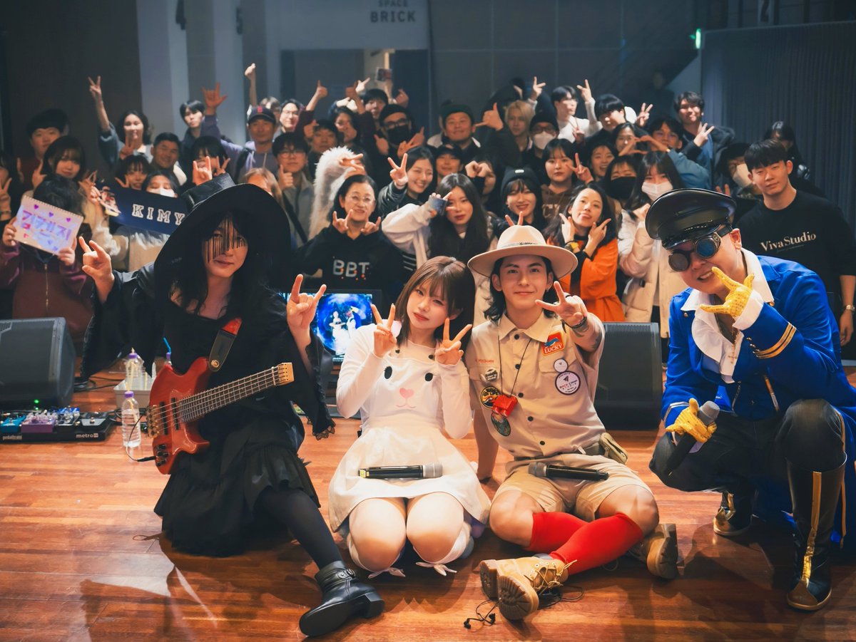 bacecampstudio's tweet photo. 'Blue Moon Express with BEE BEE TAN' Behind the Scenes Photos('블루문 특급 with 비비탄' 비하인드 포토)
w/ BEE BEE TAN(비비탄)
#beebeetan #비비탄 #mimyohan #미묘한 #kimyohan #기묘한 #kenzi #김켄지 #juvietrain #주비트레인 #hnoonna #H눈나 #hjfreaks https://t.co/W1pjkmGBwU