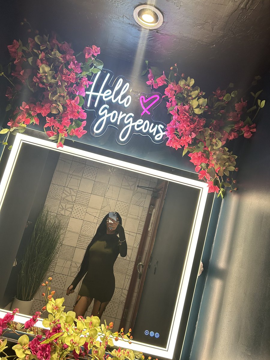 YaHighnessreign's tweet photo. https://t.co/Qi2Xr4KK3K