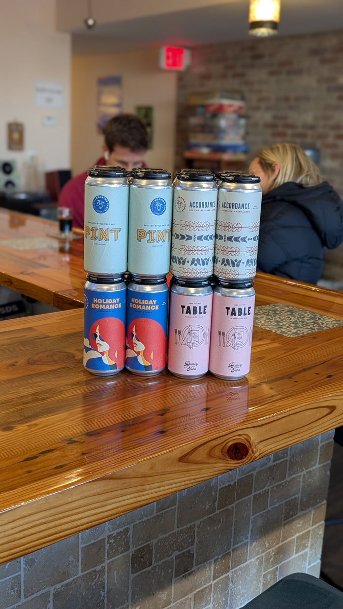 Happy Tuesday! Hopefully we'll see you for General Trivia tonight at 6:30 PM! 🍻 We got some fresh brews from <a href="/RoaringTable/">Roaring Table Beer</a> consisting of Pint English-style Pale Ale, Table Farmhouse Ale, Accordance Czech-style Dark Lager &amp; the long awaited return of Holiday Romance Country Lager