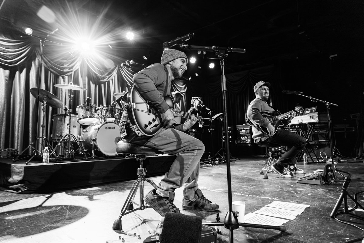 Thanks for jamming with me on the Eric Rachmany &amp; Friends Winter Tour 🙌🎶 Hope everyone at the shows had as much fun as I did ❤️