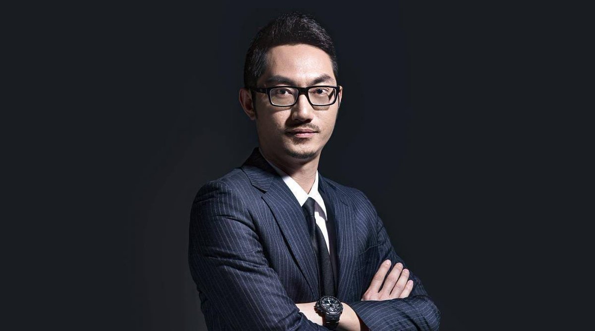 He walked away from an $8 billion hedge fund.

Now his AI company is challenging Silicon Valley giants.

The insane story of DeepSeek's founder shows why building in public is the future.

Here's what happened: 🧵