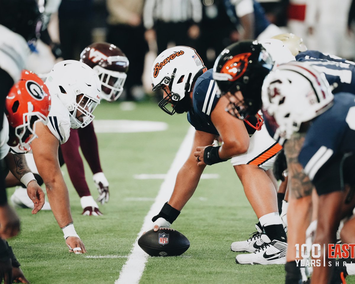 BeaverFootball's tweet photo. spotted 👀 @shuagray @GeradLichtenhan 
—
📍 @ShrineBowl https://t.co/UdyY13ieKD